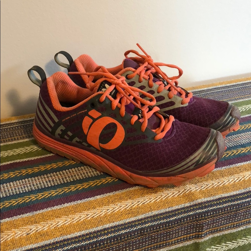 Pearl Izumi trail shoes N1 model - Like new